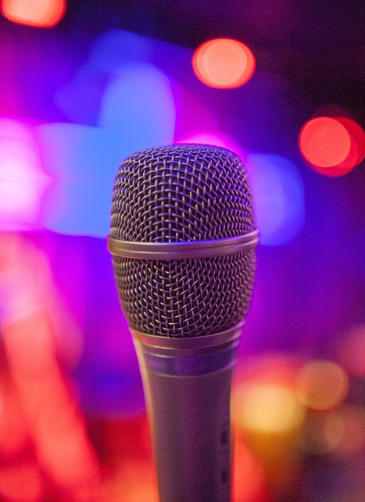 microphone-4697050_960_720-1